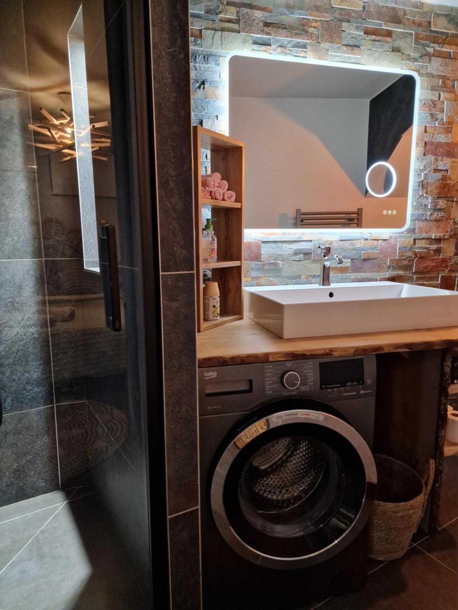 Appartement Avec Jacuzzi Privé à *