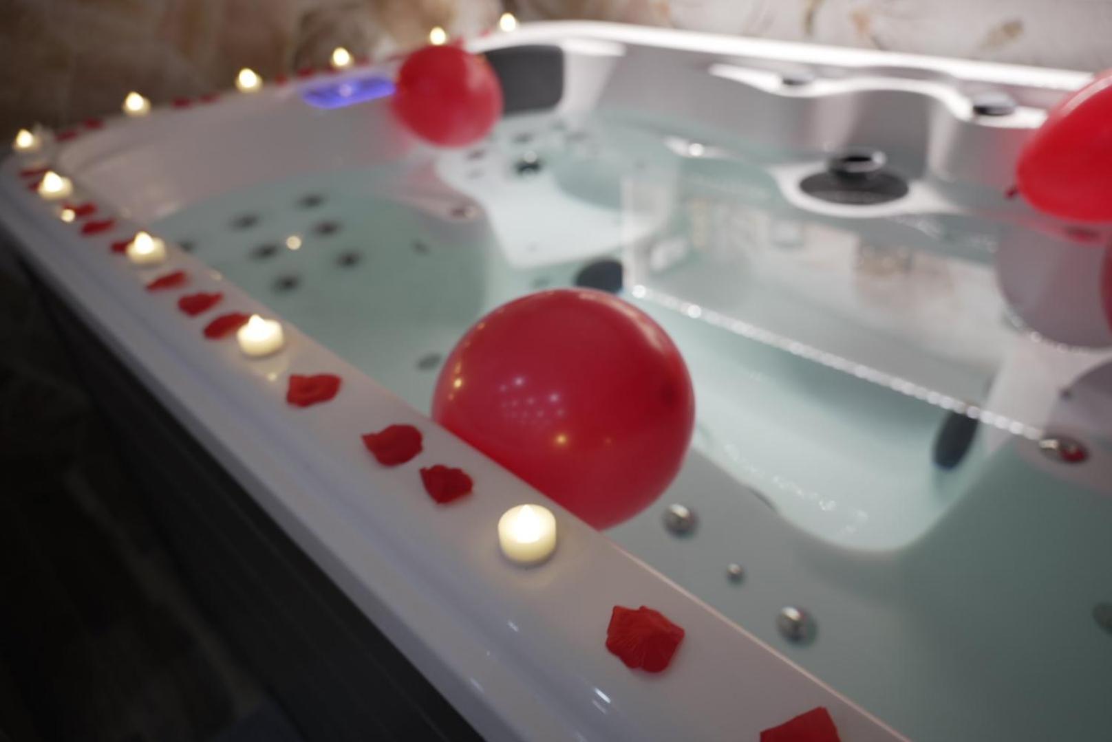Avec Jacuzzi Privé à Appartement
