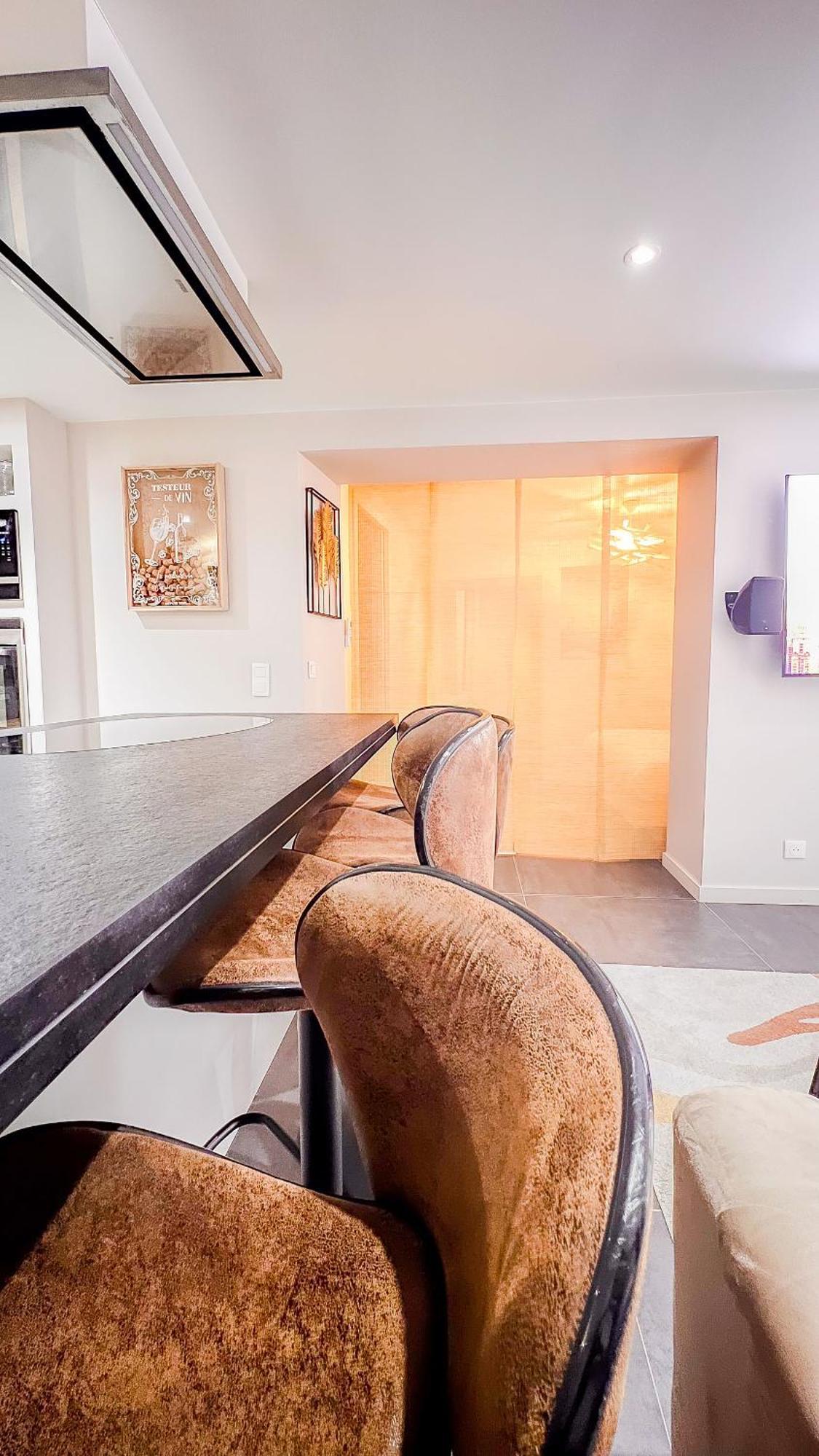 Appartement Avec Jacuzzi Privé à *